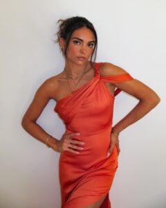 Kyra Santoro Instagram - I couldn’t decide which one was my favorite 🫠🧡 playing dress up with @ladypipa