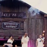 Léo Santana Instagram - Sextou com aquele gostinho de #CháDeCadeira pra quem ta te fazendo sofrer! 🪑 Aprende comigo e com o @jorgeemateus a dar aquele gelinho 🧊🥶 Disponível no @youtubebrasil e em todos os apps de música #LetsGo