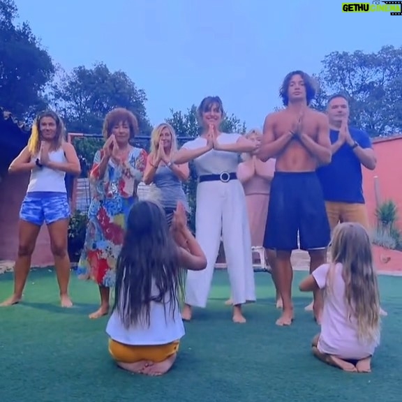 Laëtitia Milot - 10.2K Likes - Une danse en #famille ❤️❤️ #challenge