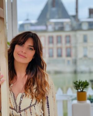 Laëtitia Milot Instagram - C’est parti pour une nouvelle aventure qui s’annonce délicieuse ! 😋😍 Les candidats sont attachants, doués, surprenants, bienveillants entre eux, drôles et motivés. 😎 L’équipe m’a accueilli telle une famille. 🤗😘 @lmp_m6 @m6officiel

#lmp #concours #tournage