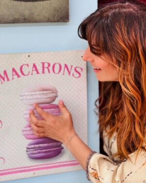 Laëtitia Milot Instagram - C’est parti pour une nouvelle aventure qui s’annonce délicieuse ! 😋😍 Les candidats sont attachants, doués, surprenants, bienveillants entre eux, drôles et motivés. 😎 L’équipe m’a accueilli telle une famille. 🤗😘 @lmp_m6 @m6officiel

#lmp #concours #tournage