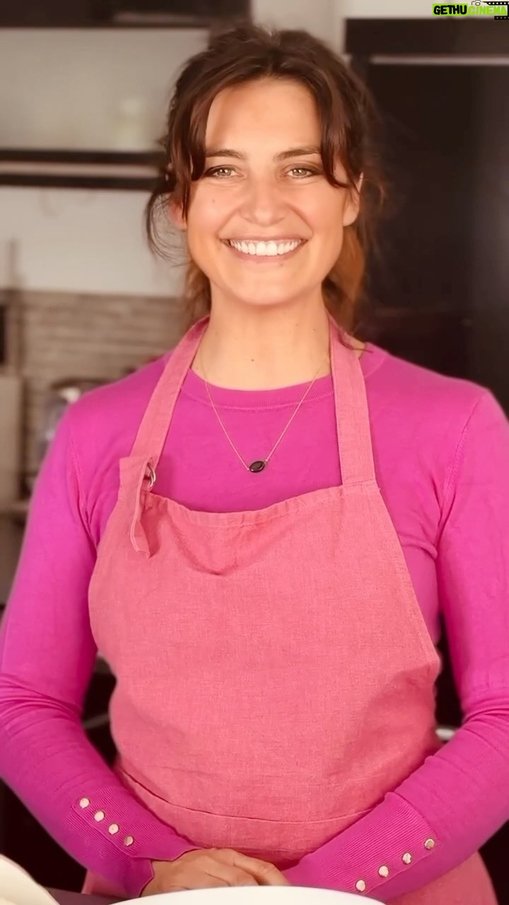 Laëtitia Milot - 11K Likes - Je suis très heureuse de vous annoncer que je vais animer le concours « Le Meilleur Pâtissier » ! 🧁✨
Le tournage n’a pas encore commencé mais je prends déjà ce rôle très à cœur ! 🩷
@lmp_m6 @lacuisinedemercotte @cyril_lignac @m6officiel
#lmp #concours #patisserie #m6