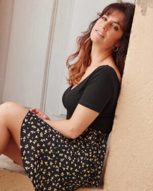 Laëtitia Milot Instagram - MA COLLECTION DE VÊTEMENTS 👚👗✨

Dès à présent et jusqu’au 28 mai, découvrez ma collection avec @grain_de_malice, en boutique et également en ligne sur www.graindemalice.fr !
   
Au dressing (dans l’ordre du carrousel 📸) : 
1/ combishort
2/ combinaison
3/ body & jupe
4/ t-shirt & jupe mi-longue
5/ débardeur & short
6/ robe – de sensibilisation à l’endométriose, dont une partie des bénéfices sera reversée à @endofrance – & chapeau 

Des pièces du 36 au 48 en édition limitée, pensées pour s’adapter à toutes les morphologies et pour les beaux jours ! ☀️

Il me tarde de lire vos commentaires et de voir vos photos ainsi que vos vidéos ! 💓

#printempsété #beauxjours #mode