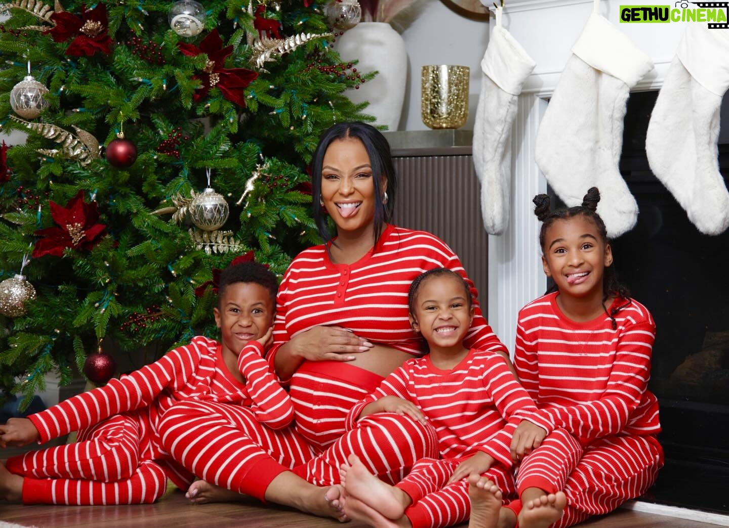 LaToya Forever Instagram - Wishing you all a Merry Christmas! π Was Santa good to you? π He was good to me because @slicktwothree is driving us 17 hours to spend the Holidays with my family. It's quite a journey, considering I'm 37 weeks pregnant but it truly reflects the love we share. Plus, he's not keen on the idea of having a baby in the sky! π€£π€£π€£ May the spirit of love and togetherness fill your hearts this Christmas and throughout the year. Sending warm wishes and lots of #FamilyLove your way!