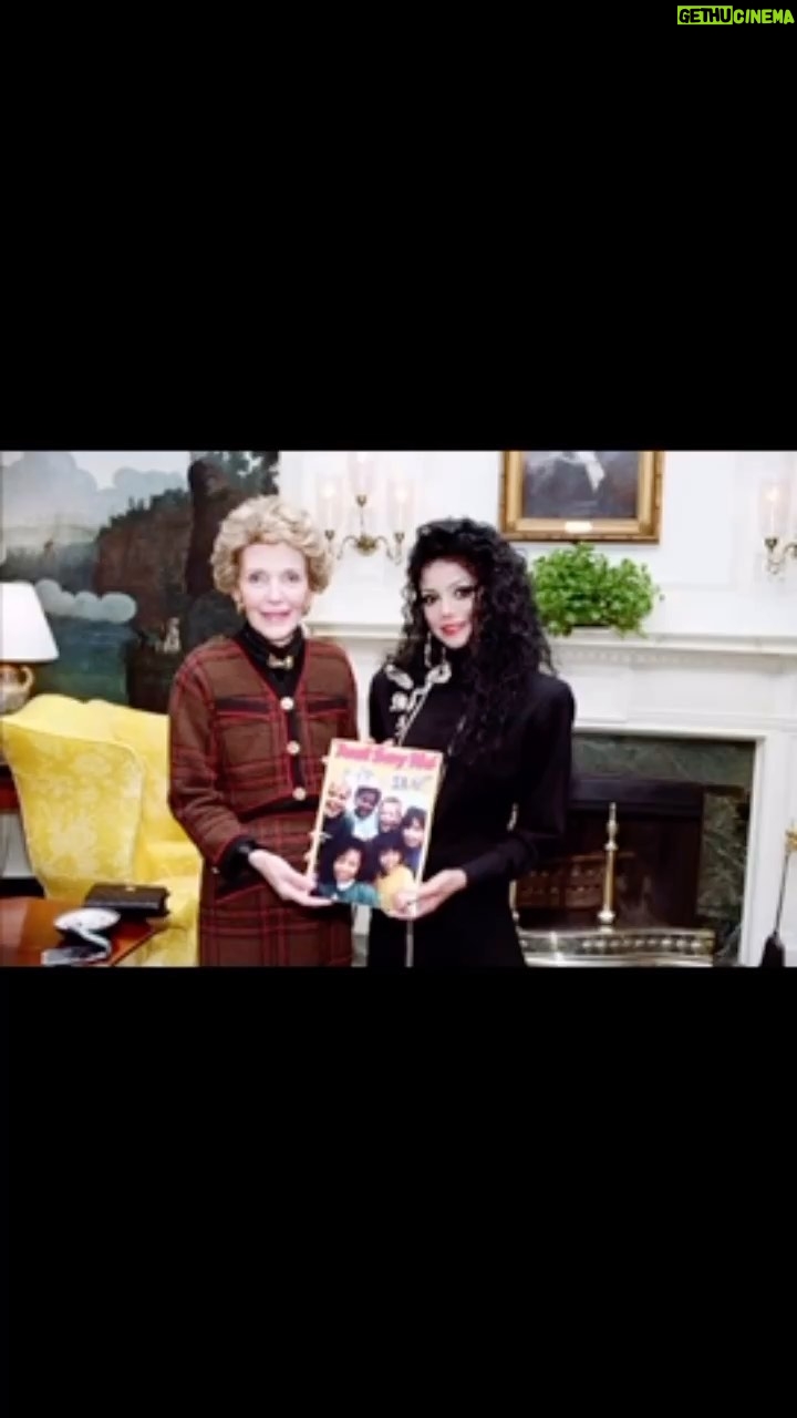 La Toya Jackson Instagram - At the White House with The First Lady Nancy Reagan, memories of working with her, being the Ambassador for her Just Say No campaign! #throwbackthrusday #thursdayvibes #throwback #tbt #NancyReagan #LaToyaJackson #flotus #fun #life #instagood #photooftheday #mood #whitehouse