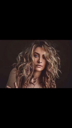 La Toya Jackson Instagram - Wishing you a lovely Happy Birthday @parisjackson on your special day!🎈😘
Hope you’re having an amazing day!🎈

#Birthdaygirl #ParisJackson #Bday
