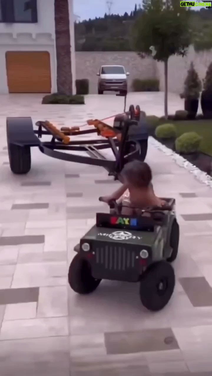 La Toya Jackson - 89.9K Likes - Driving better than me!😯
Does he drive better than you?
#Kids #life #fun #instagood #cute #smile #photooftheday #drive