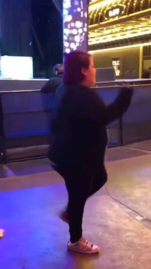 La Toya Jackson Instagram - Somebody had fun last night!💃🏼Dancing to PYT
Fun singing the backgrounds on this one.
#SundayFunday #PYT #music #life #fun #thejacksons #mj #instagood #dance #sing