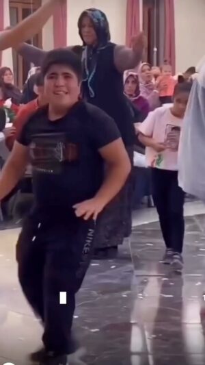 La Toya Jackson Instagram - Dancing like nobody’s watching! It’s the facial expression! 

#Funtimes #Fun #Dance #Life #instagood #kids