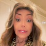 La Toya Jackson Instagram - Sending love, light and blessing to you all!🥰 It’s cold out there, stay warm!💨 #mood #cold #winter #sundayvibes #SundayFunday #life #instagood #latoyajackson