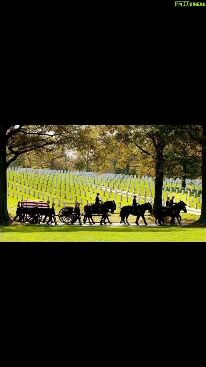 La Toya Jackson Instagram - Remembering the fallen in the name of freedom. The ones who paid the ultimate sacrifice, gave their lives for us and never came home. #Memorialsday #veterans #Memorialsday2023