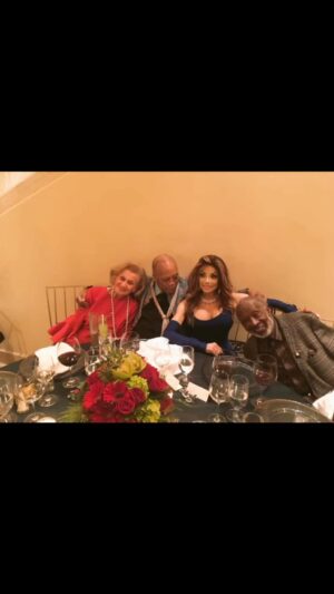 La Toya Jackson Instagram - Remembering Clarence Avant this weekend! 
A pioneer of revolutionary business leadership, A man of multiple talents! A mentor to all! “The Black Godfather” You will surely be missed. @iamAlexAvant My condolences to your lovely family. RIP🙏
#ClarenceAvant #RIP #Quincyones #BarbaraDavis #brendarichie #latoyajackson #blackgodfather #musicmogul #music, #thejacksons