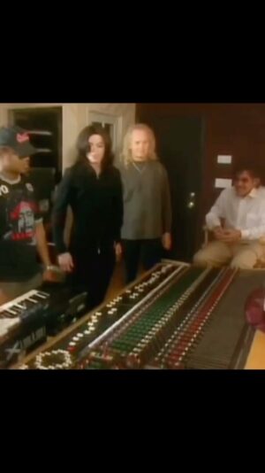 La Toya Jackson Instagram - 🙂
#MichaelJackson #GOAT #mj #MJFam #Kingofpop #music #thejacksons #family