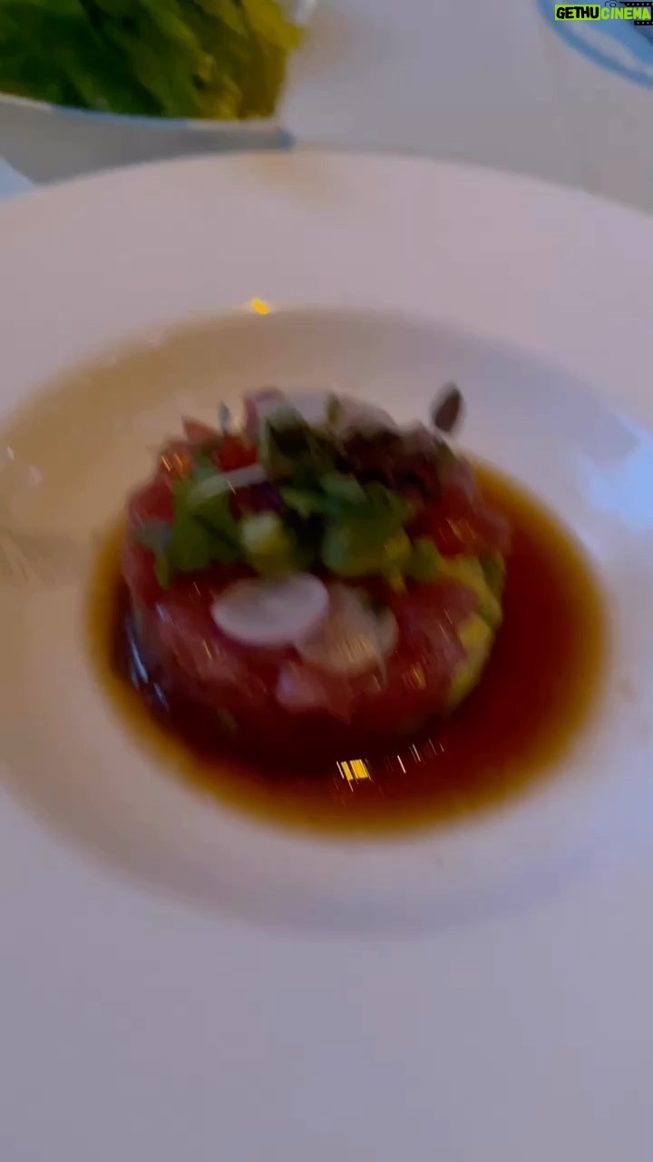 La Toya Jackson Instagram - Enjoying the outdoors @BevHillsHotel having one of my favourites, Ahi Tuna Tartare at the Polo Lounge.π #lunch #instafood #instagood #yummy #delicious #foodstagram #food #tunatartare #love #friends #life #photooftheday #thejacksons #latoyajackson