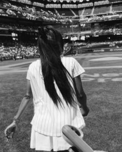 LaToya Tonodeo Instagram - I threw the FIRST PITCH at the @mets game!! (2nd slide)⚾️💨☺️ FROM THE MOUND!😜SO MUCH FUN! Thank you Mets 🧡