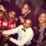 Laila Ali Instagram - Throwback...that time I was @therealmoworldwide boxing trainer for her fight on The Parkers show! Such a funny episode!😂🥊
