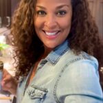 Laila Ali Instagram - I was scrolling today and came across @caileeeeats One Pot Creamy Orzo Tuscan Chicken recipe posted on @eatinghealthytoday. It looked delicious so I remade it with similar ingredients. Replaced the garlic with Garlic Goddess Blend. It was delish! 🤗