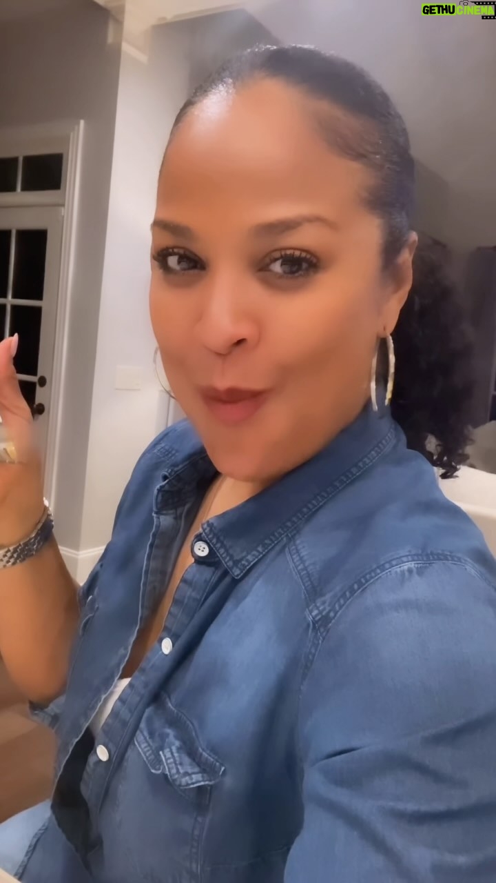 Laila Ali - 3 Likes - It’s a busy night so I made lasagna this afternoon to have ready after sports practice!🤗 Added spinach, onions and green peppers for extra nutrition. I love making home cooked meals for my family. It’s the only way to know what’s in your food. #LailaAliSpiceBlends