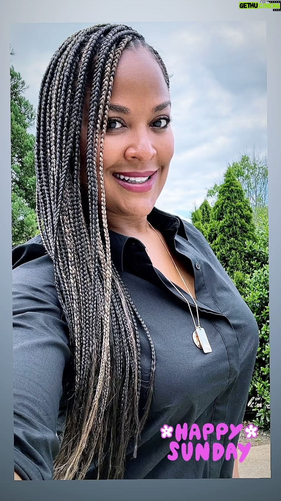 Laila Ali - 3 Likes - 🌟As we start a fresh week, sending you positive vibes! Take accountability for the outcome of your decisions that have unfolded into your “life” as it is. If you want to make a change, focus on what YOU have control over and ask the creator for clarity, guidance and strength. Then get to work! ❤️
@kiagotbraidz_studio I love my braids & my highlights. Thank you!
