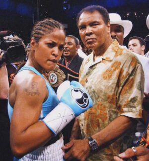 Laila Ali Instagram - 😍🥊❤️👑Caption the look on our faces.