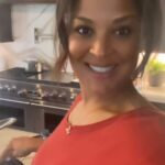 Laila Ali Instagram – ☀️🌟🌟🌟🌟It’s back in stock~Garlic Goddess Blend is a bestseller and I understand why! I use it everyday with and without fresh garlic on veggies, meats, seafood, pasta, salad dressing and more! Visit my shop and check out the ingredients.

#garlic #garlicgoddess #LailaAliSpiceBlends #organic #NoGMOs