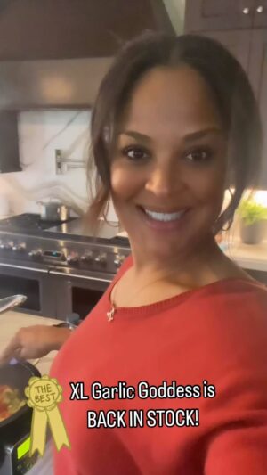 Laila Ali Instagram - ☀️🌟🌟🌟🌟It’s back in stock~Garlic Goddess Blend is a bestseller and I understand why! I use it everyday with and without fresh garlic on veggies, meats, seafood, pasta, salad dressing and more! Visit my shop and check out the ingredients.

#garlic #garlicgoddess #LailaAliSpiceBlends #organic #NoGMOs