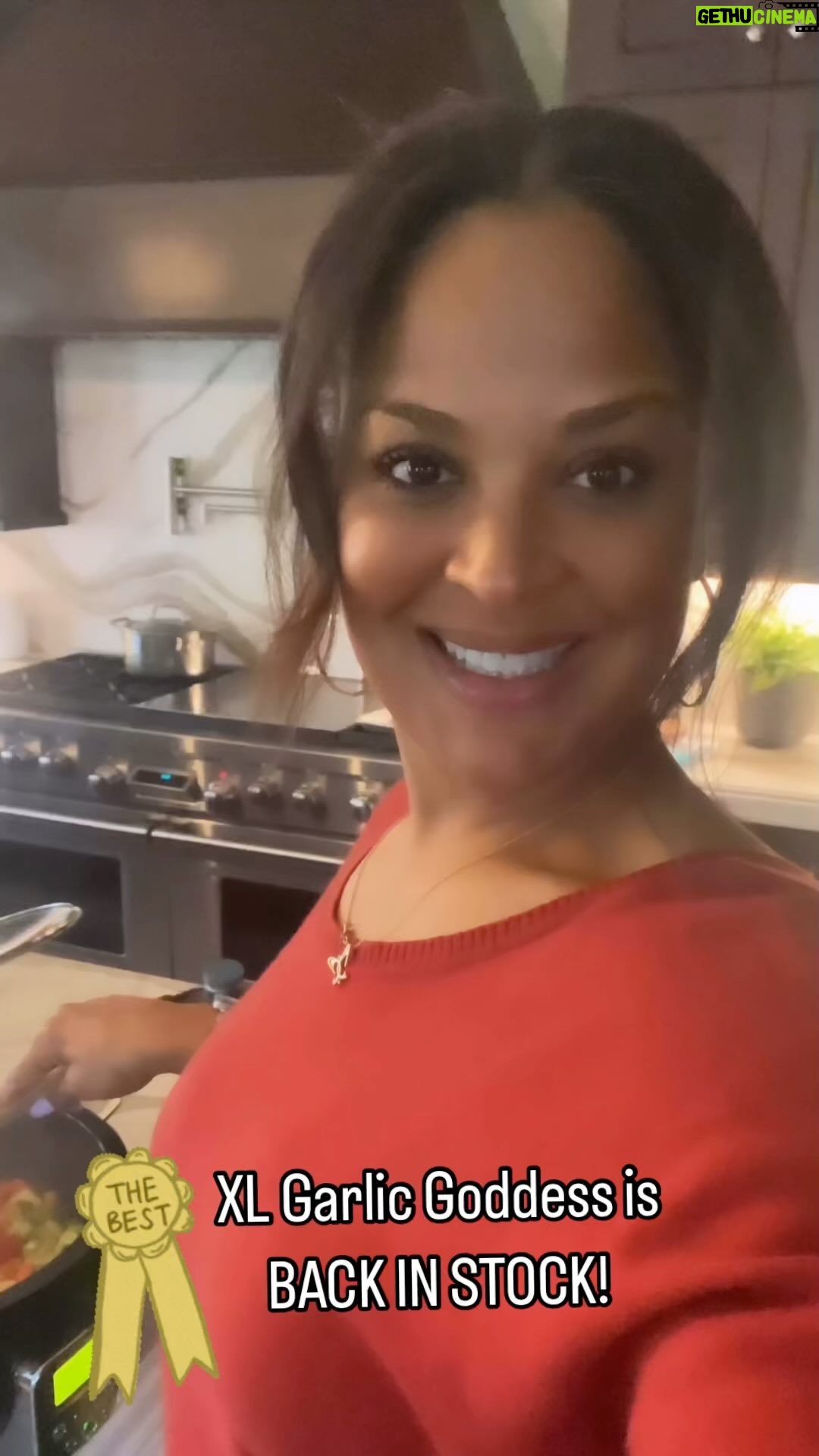 Laila Ali - 3 Likes - ☀️🌟🌟🌟🌟It’s back in stock~Garlic Goddess Blend is a bestseller and I understand why! I use it everyday with and without fresh garlic on veggies, meats, seafood, pasta, salad dressing and more! Visit my shop and check out the ingredients.
#garlic #garlicgoddess #LailaAliSpiceBlends #organic #NoGMOs