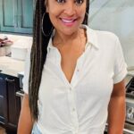 Laila Ali Instagram - 🌟Happy Monday! Start this week knowing that it will be positive, productive and purposeful because you are in control of those 3 things for sure!! GET YO MIND RIGHT. Let’s go!🌟 #LailaAliLifestyle
