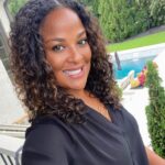 Laila Ali Instagram - ✨🦋Happy Sunday! Sending you vibes for a positive, purposeful and productive week! 🦋LailaAli.com #LailaAliSkincare #LailaAliLifestyle