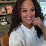 Laila Ali Instagram - 🌟Sending you positive vibes~ for peace, productivity and prosperity! Oh, and a healthy pituitary gland!