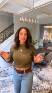 Laila Ali Instagram - 🌟I’m starting the new year by being intentional and consistent when it comes to prioritizing not only my health, but also my dogs! EverRoot’s new soft chews make it easy with a variety of supplements that target key benefit areas. What are some of your 2024 resolutions? #EverRootPartner #Sponsored
