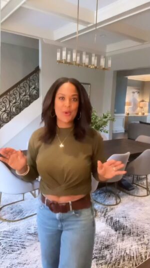 Laila Ali Instagram - 🌟I’m starting the new year by being intentional and consistent when it comes to prioritizing not only my health, but also my dogs! EverRoot’s new soft chews make it easy with a variety of supplements that target key benefit areas. What are some of your 2024 resolutions?
#EverRootPartner #Sponsored