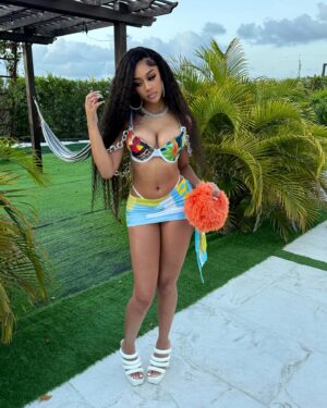 Lakeyah Instagram - Pretty face w/ a Barbie doll body 🫦