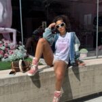Lakeyah Instagram - Shitting on bitches in every department 🤓💕🧚🏽‍♂️ @prettylittlething