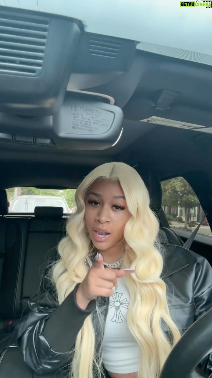Lakeyah Instagram - Felt like getting in my car today 🥹 Mariah the scientist- different pages keymix #keymixmonday