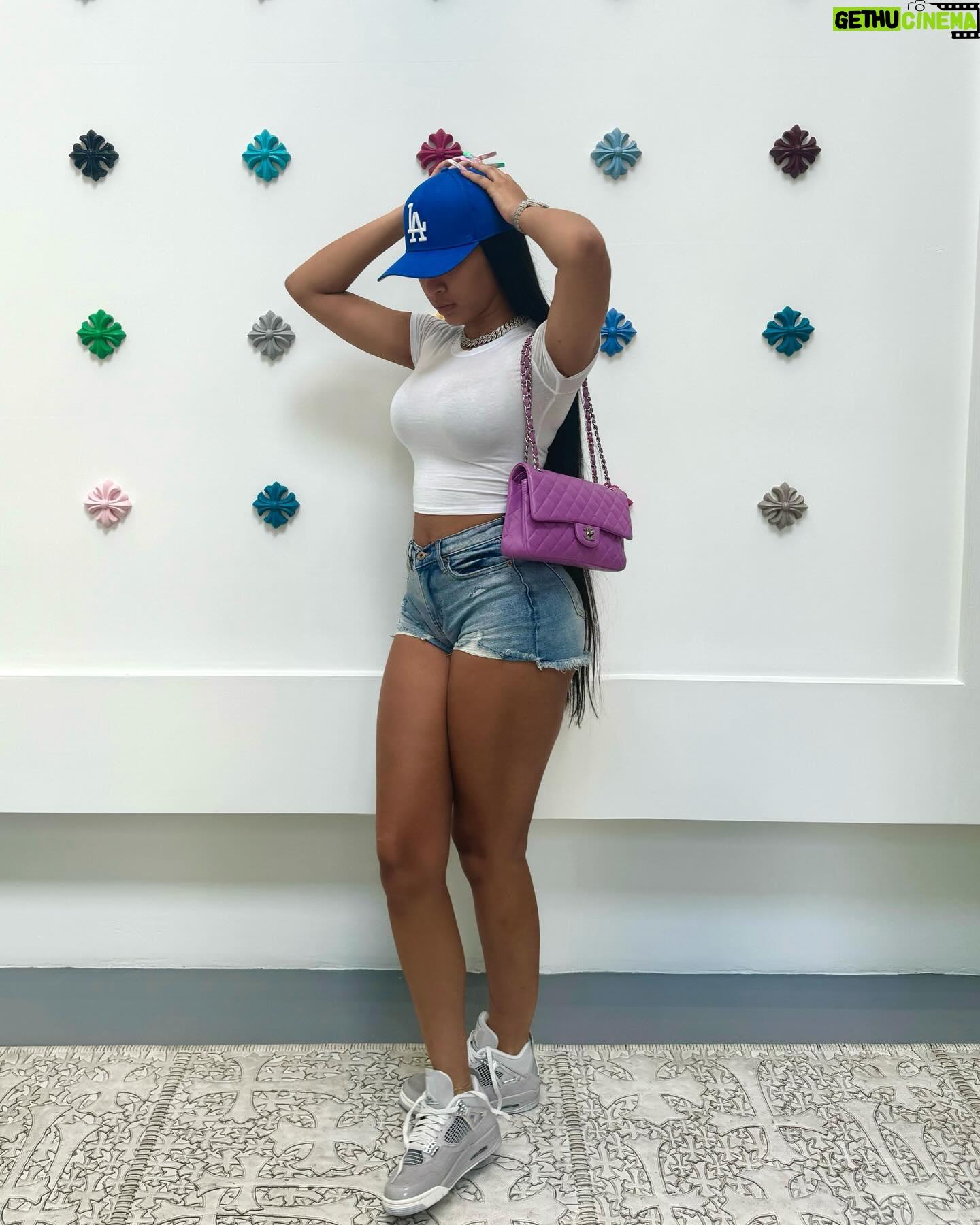 Lakeyah Instagram - Just doing fly girl sh*t @FashionNova 💜