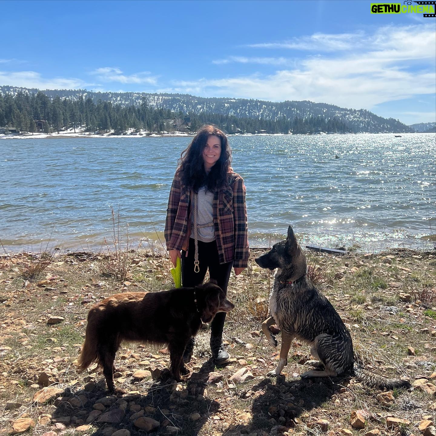 Lana Parrilla Instagram - This is what letting go looks like! Resting and taking in the natural beauty of of Big Bear with my babies. We had the most perfect weekend together. So much fun and so needed 🙏🏽❤️ #heartfull #puppylove #myangels #bigbear #lake #california #vacation #weekendgetaway #potd