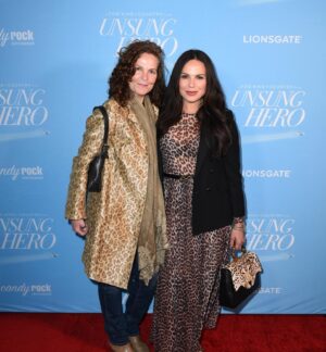 Lana Parrilla Instagram - Last night I was invited to see a screening of a movie full of hope and heart called UNSUNG HERO produced by my friend @erwinbroandy at @kingdomstorycompany & partners @lionsgate 

This film took me on an emotional journey with this beautiful Australian family known as the Smallbone’s who come to America to rebuild their lives after losing everything they had back home. You will immediately fall in love with all of them and walk away with a new sense of hope, faith and inspired to never give up on your dreams. 

Written and directed by two very talented men @joelsmallbone from @forkingandcountry and @richielramsey 
Joel also stars in the film along side @daisybetts who portrays Helen Smallbone who gives an absolutely captivating performance. 

The film will be released wide on April 26th. Don’t miss it! 
@unsungheromovie 

#movie #film #faith #love #prayer #miracles #trust #spiritual #family #nevergiveup #wearestrongertogether 🙏🏽❤️