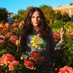 Lana Parrilla Instagram - PROMOTERS OF PEACE COLLECTION ✌️

Color: Asphalt 
Item: Long sleeve Tee

#keepitregal #fashion #lanaparrilla #ceo #peaceinitiative #spreadtheword #fyp ☮️