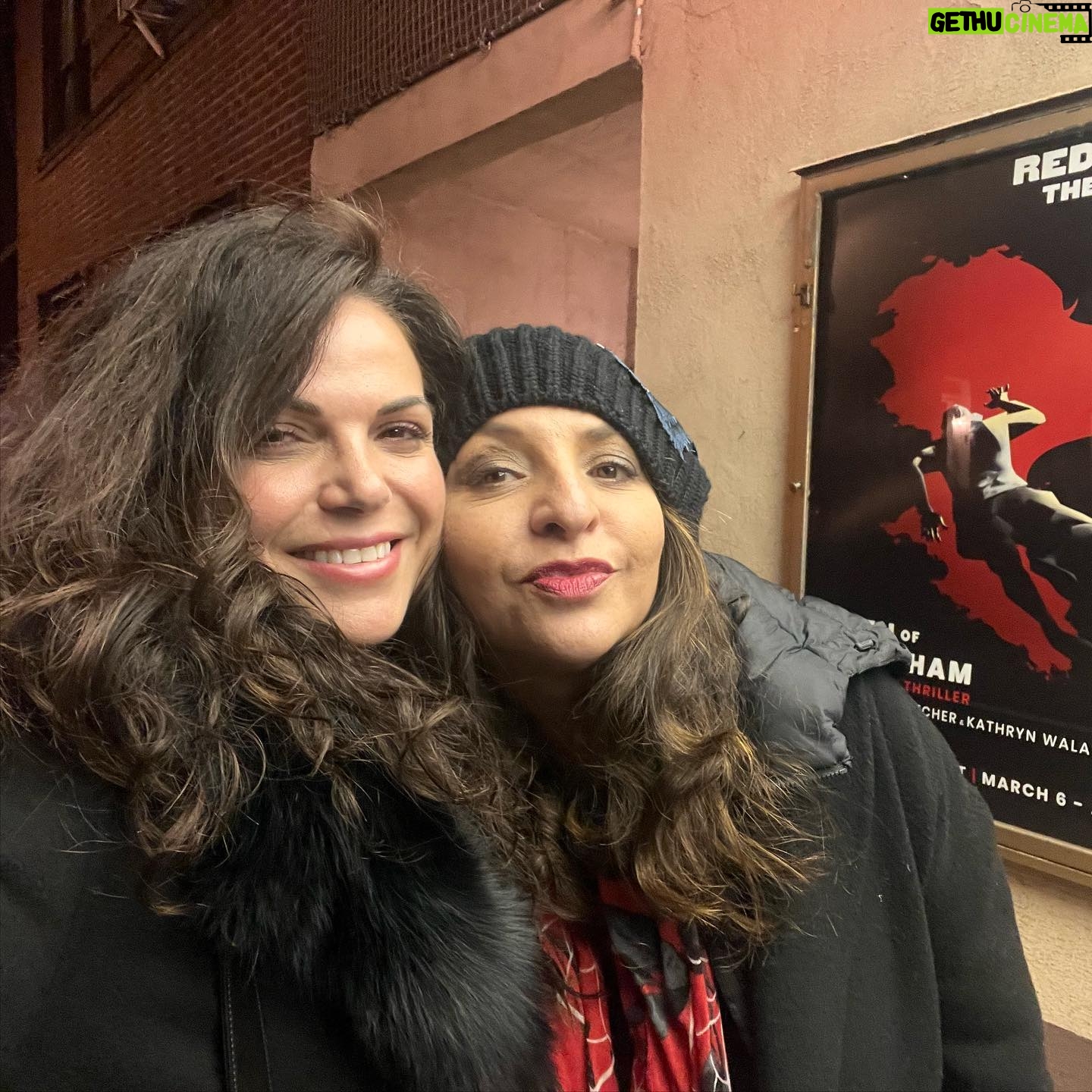 Lana Parrilla Instagram - Supporting our girl @realveronicafalcon in her Off-Broadway production #ArdenOfFaversham on #NationalTheatreDay with these awesome people!!! 🎭❤️ #whywomenkill #crew #friends #theatre #newyork #offbroadway #goodtimes #goodpeople 💫 #nofilter