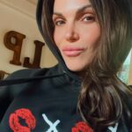 Lana Parrilla Instagram - X💋X💋 #kisses Check it: @keepitregal_bylp #potd #fashion #keepitregal #gear #hoodies #valentinesday ❤️