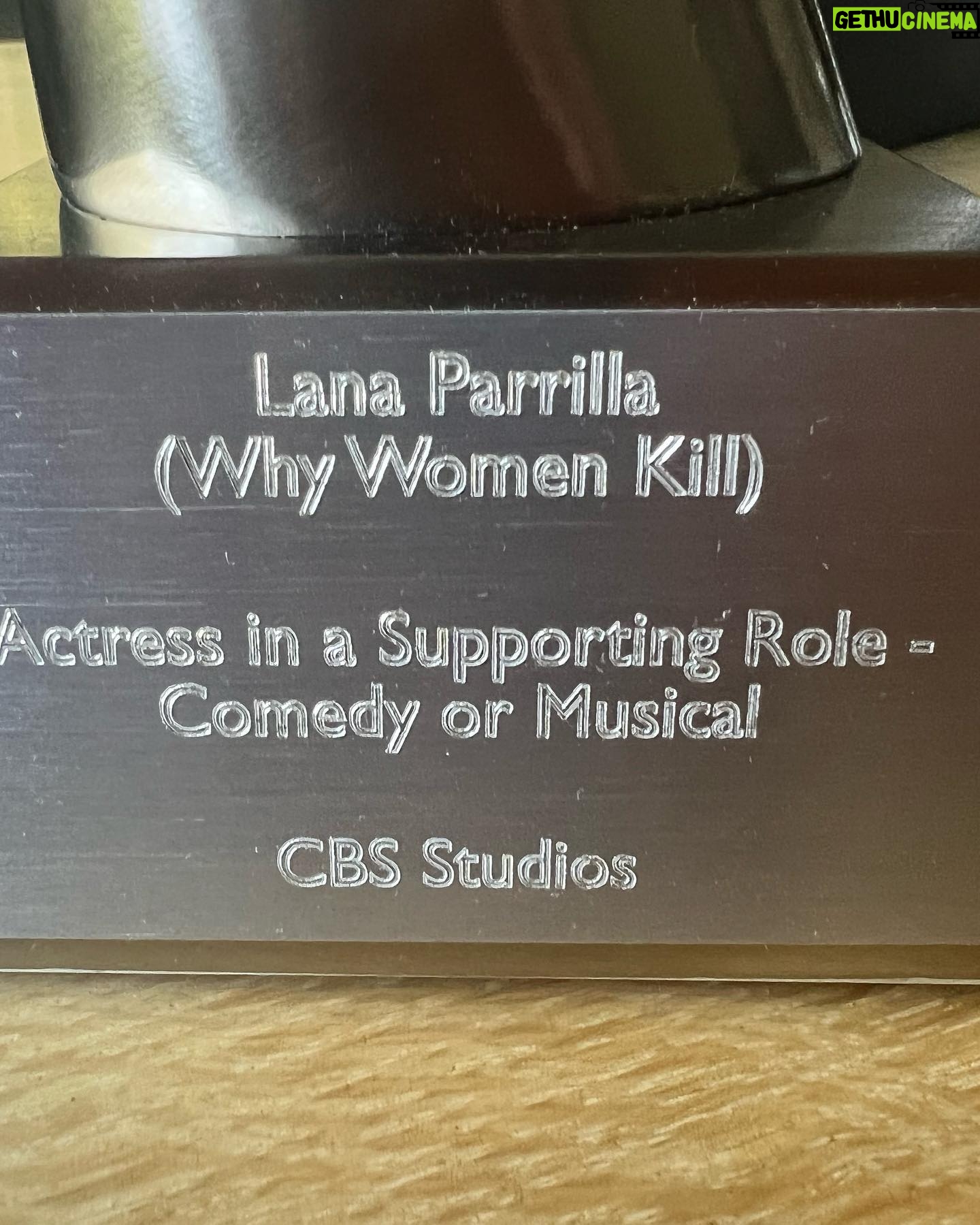 Lana Parrilla Instagram - Itβs an honour to welcome this beauty into my home! Thank you @allwomeninmedia & #thegracies for this recognition! I love her!!! β€οΈπππ½ #bestsupportingactress #comedy #whywomenkill #potd