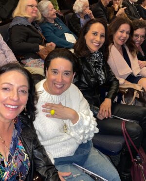 Lana Parrilla Instagram - Well we descended on @pasadenaplayhouse tonight to catch @gloriakellett #oneofthegoodones starring the divine @lanaparrilla @itscarlosgomez @isabella.gomez  @nicogreetham  Lots of great laughs, love, dear friends and good vibes. #theatrematters Here’s to a wonderful run! 🥂🎭 #whywomenkill #ritaandisabel 💃🏻💃🏻