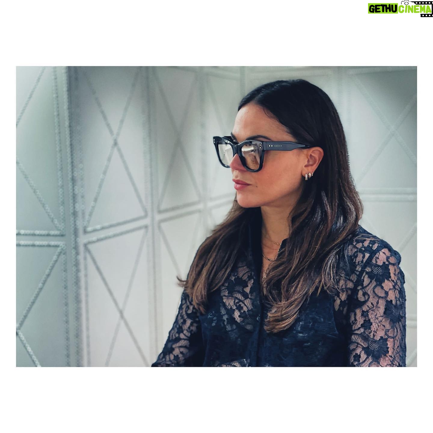 Lana Parrilla Instagram - New steez 👓 PC: @pmcroquet #fashion #gucci #sunglasses #potd #photography
