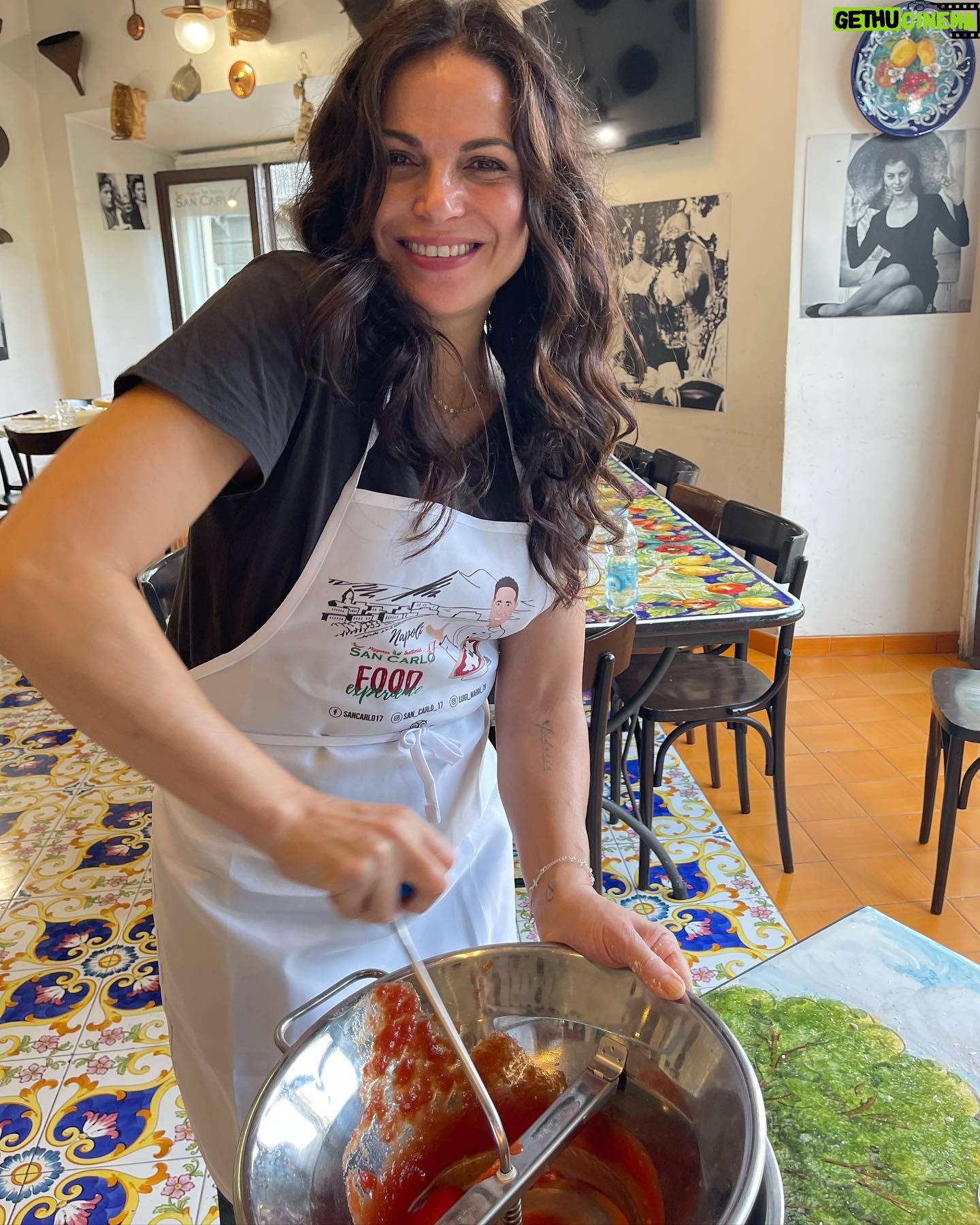 Lana Parrilla Instagram - Mangiare mangiare! Is literally all I want to do when in Napoli! All the smells of street food everywhere you go is so highly intoxicating and iniquitously tempting! Universally, Napoli has some of the greatest food and I was literally put in a time machine back to my grandmothers dinner table yesterday tasting everything! A proud Sicilian!!! Yes Neapolitans and Sicilians are the same! ๐ค Naples also happens to be the pizza capital of the world. So I HAD to come here to learn HOW to make their traditionally moist, perfectly thin dough pizza. And who better than Luigi Marra to guide me at his famous restaurant @san_carlo_17 ๐ What a blast! Btw, making pizza is much more challenging art than I thought. Not only do you have to get the measurements right, and how much to use when, you have to know temperatures, inside the oven and outside the oven. The temperature of the air, the water, my fingers and my palms all have an impact on the dough. I felt like I was in a pizza chemistry class. ๐ค๐๐ Chef Luigi is an excellent teacher with a wonderful sense of humour and an enormous amount of patience. Heโs extremely knowledgeable, a professor of the craft and reminded me of how crappy my math skills were when he started adding up the amount of grams per ingredient ๐ตโ๐ซ It truly was such a pleasure to learn the secrets behind making a Neapolitan pizza by the master himself! Respect โ๐ฝ Grazie mille Luigi! ๐๐ฎ๐น๐โค๏ธ If anyone is looking for a cool experience while in Naples, donโt miss out on this one! โญ๏ธ #italy #neapolitan #pizza #cookingclass #naples #newskills #mangiare #italian #dna #foodie #potd