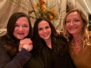 Lana Parrilla Instagram - Continuously moved by the love & support I’ve in my life!! 🥰

A big thank you to my family & friends who keep showing up!!! 🙏🏽❤️ Te quiero todo!! 

#oneofthegoodones #family #friends #theatre #support #love #potd