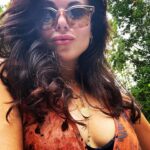Lana Parrilla Instagram - It’s an #OliverPeoples kinda day! 😎 Grazie mille 💋 #gifts #sunglasses #potd