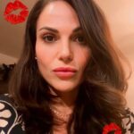 Lana Parrilla Instagram - Let’s have some fun! Join me on @threadsapp Find link just under my name on my page 💋 #chat #connect #conversation #interest #fun #message #lanaparrilla