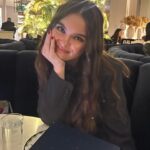 Landry Bender Instagram - It’s giving, season