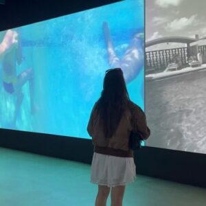 Landry Bender Instagram - Museum date with grandma 🖼️